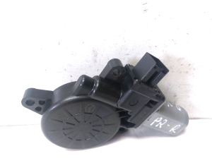 Mazda CX-5 (2011–2017) Front door window regulator motor D6515858X - 4