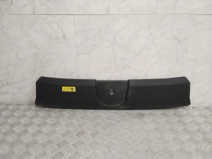Trim under the hood - 4KE807081