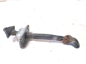 Mazda CX-5 (2011–2017) Rear side door opening limiter - 4