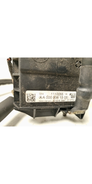 Mercedes Benz C-Class 205 (2014–2021) Plussjuhtme klemm A0009061505 - 3