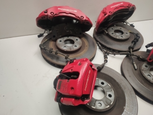 Porsche Macan (2014–2026) Bremsscheiben- und Bremssattelsatz 95B615123B - 5