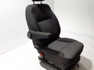 RENAULT Trafic lV (2022–2026) Vordersitz und seine Teile - 2