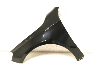 Aile avant - A1768810101