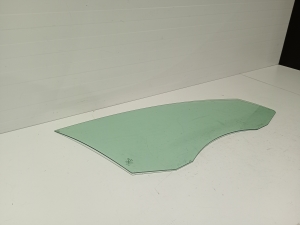 Volkswagen Passat B6 (2005–2010) Front door glass - 2