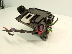 AUDI A3 8V (2012–2020) Kaitsmekarp salongis 5Q0937615C - 5
