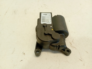 AUDI A3 8V (2012–2020) Salongi soojenduse klapi mootor 5Q0907511A - 3