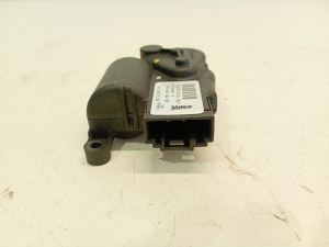 AUDI A3 8V (2012–2020) Salongi soojenduse klapi mootor 5Q0907511A - 4