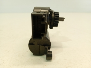 AUDI A3 8V (2012–2020) Salongi soojenduse klapi mootor 5Q0907511K - 3