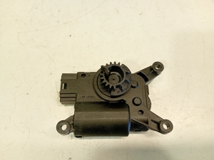 AUDI A3 8V (2012–2020) Salongi soojenduse klapi mootor 5Q0907511K - 4