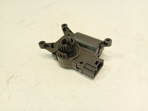 AUDI A3 8V (2012–2020) Salongi soojenduse klapi mootor 5Q0907511K - 5