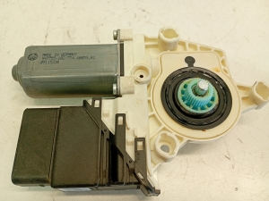   Hinterer Seitentür-Fensterhebermotor  - 3C9959704 