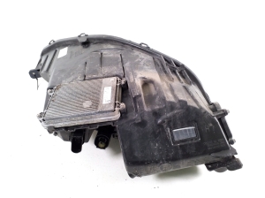 Tesla Model S S (2012–2026) Scheinwerfer und seine Teile 105357400E - 9