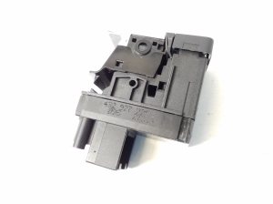 AUDI A7 (2010–2018) Parking brake switch 4G2927223A - 3