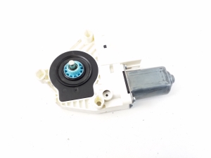 AUDI A7 (2010–2018) Front door window regulator motor 8K0959802B - 2