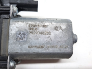 Opel Astra L (2021–2026) Rear side door window regulator motor 9829048280 - 3