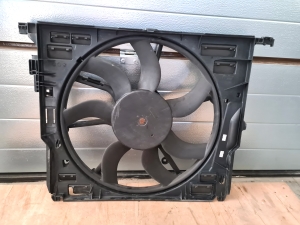 BMW 5 SERIES F11 (2010–2017) Dzesēšanas ventilators un tā daļas 17899010 - 2