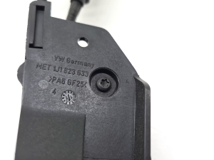 Skoda Superb (2008–2015) Hood release handle (interior) 1J1823633 - 2