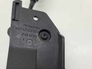 Skoda Superb (2008–2015) Hood release handle (interior) 1J1823633 - 4