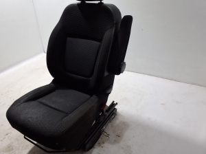 Opel Vivaro B (2014–2019) Vordersitz und seine Teile - 2