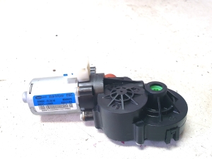 Front seat motor - 88601L2000