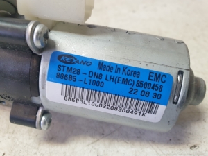 Kia Sorento (2014–2026) Front seat motor 886B5L1000 - 5