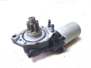 Front seat motor - 886B1L1000