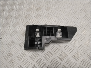 Rear bumper bracket - 86654HF000