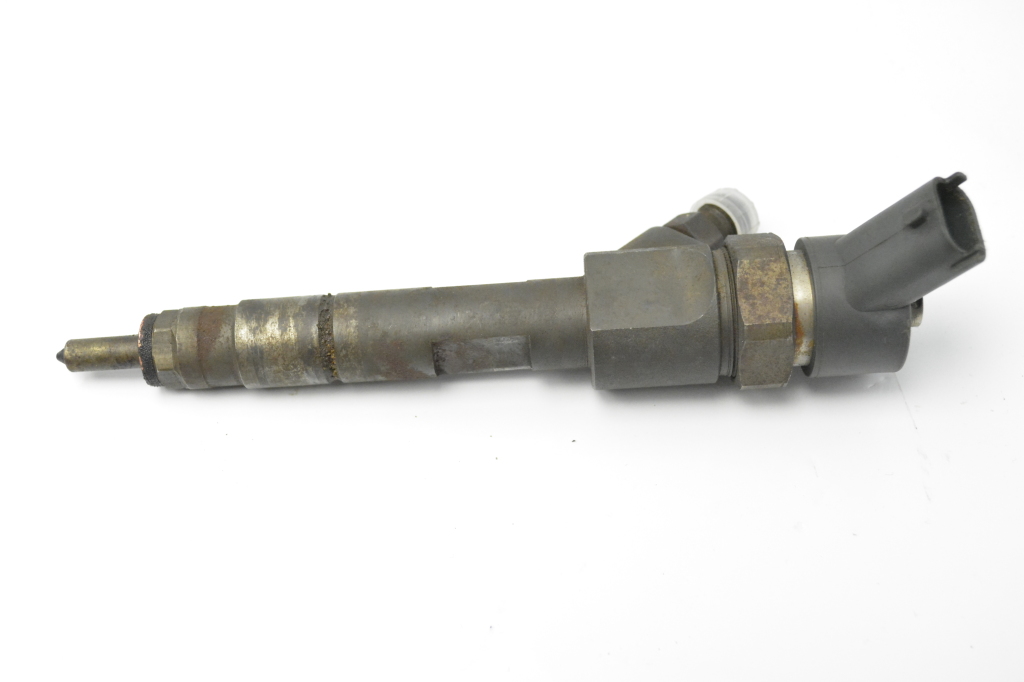 Used RENAULT Trafic Fuel injector 8200238528
