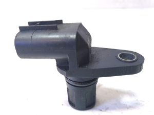 Suzuki Swift III (2004–2010) Nockenwellensensor 3322076G11 - 2