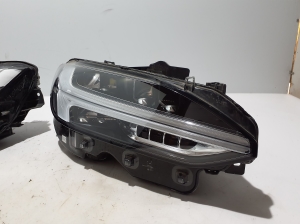 VOLVO V90 (2016–2026) Scheinwerfer vorne - 9
