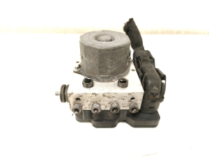 Mercedes Benz A-Class 176 (2012–2018) ABS unit A0094316412 - 2