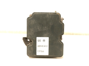 Mercedes Benz A-Class 176 (2012–2018) ABS unit A0094316412 - 3