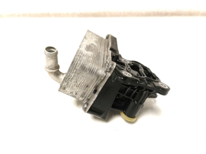 Mercedes Benz A-Class 176 (2012–2018) Getriebeölkühler A2465010501 - 5