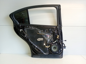Infiniti Q50 (2013–2026) Tagumised küljeuksed ja nende osad - 2