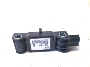Mazda 5 (2005–2010) Airbag sensor C23557KC0 - 2