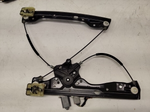 Opel Astra K (2015–2021) Front door window regulator 39142315 - 2