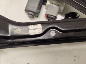 Opel Astra K (2015–2021) Front door window regulator 39142315 - 3