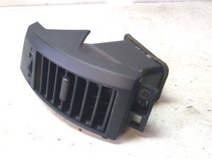 Mazda 5 (2005–2010) Dashboard air vent grilles C236GM932 - 3