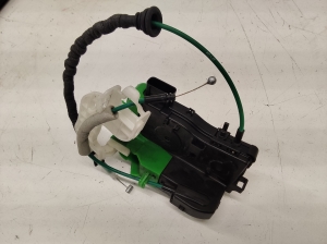 Hyundai i40 (2011–2026) Front door lock 813203Z000 - 4