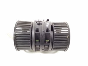   Heizungsgebläsemotor  - 272109961R 