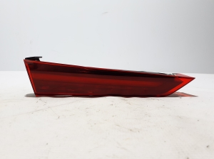 Tail light on trunk lid - 32133724