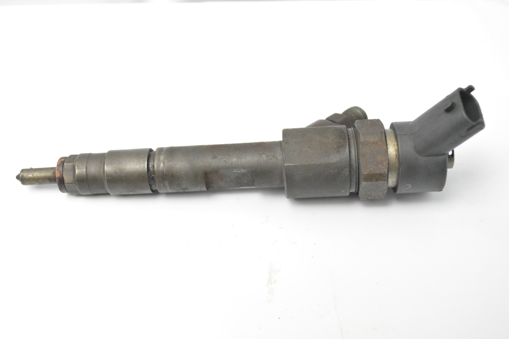 Used RENAULT Trafic Fuel injector 8200238528