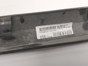 VOLVO V70 III (2007–2017) Esiukse liist 30791066 - 4