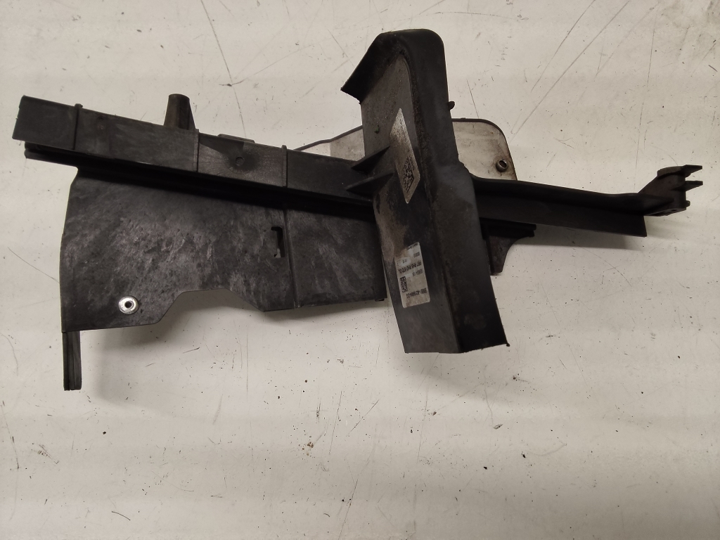 Ford Focus (2011–2018) Sonstiges Teil der Vordertür BM51A219A64DG Ford Focus (2011–2018) Sonstiges Teil der Vordertür BM51A219A64DG