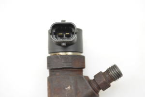 Opel Astra J (2009–2017) Fuel injector 0445110327 - 5
