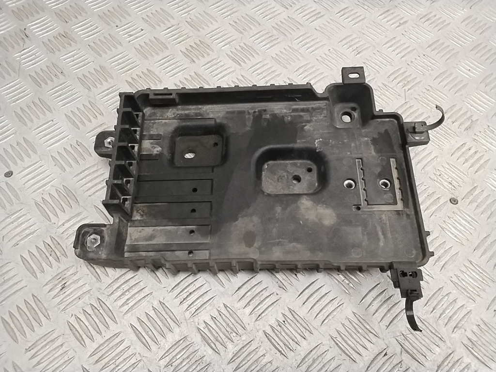 Kia EV 6 CV (2021–2026) Akumulatora turētājs 37150GI000 Kia EV 6 CV (2021–2026) Akumulatora turētājs 37150GI000