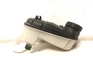 Mercedes Benz A-Class 176 (2012–2018) Coolant reservoir A2465000049 - 3