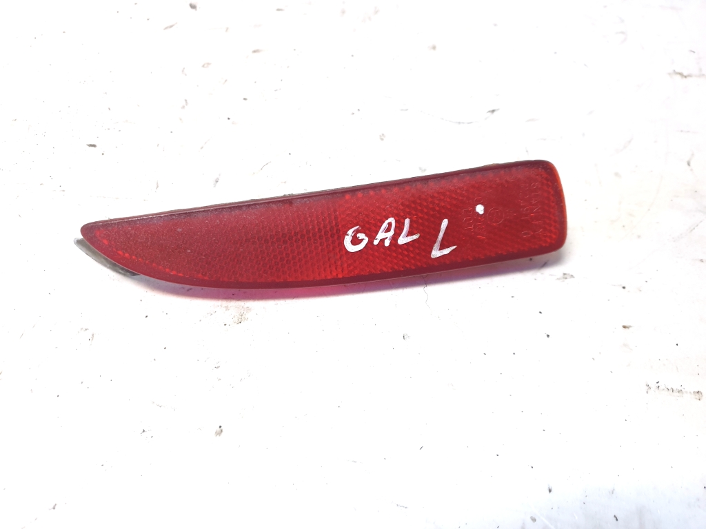 Mazda 5 (2005–2010) Rear bumper reflector P2491B Mazda 5 (2005–2010) Rear bumper reflector P2491B