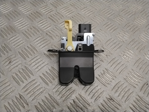 Trunk lid lock - 81230G2000