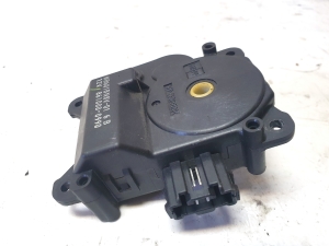 Mazda 5 (2005–2010) Salongi soojenduse klapi mootor HB601BN8V01 - 3